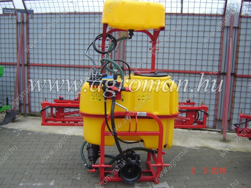 P128 Szántóföldi permetezők 300 L (lengyel)